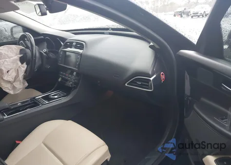 2018 Jaguar Xe 25T z USA, uszkodzony, nr VIN SAJAR4FX9JCP37320